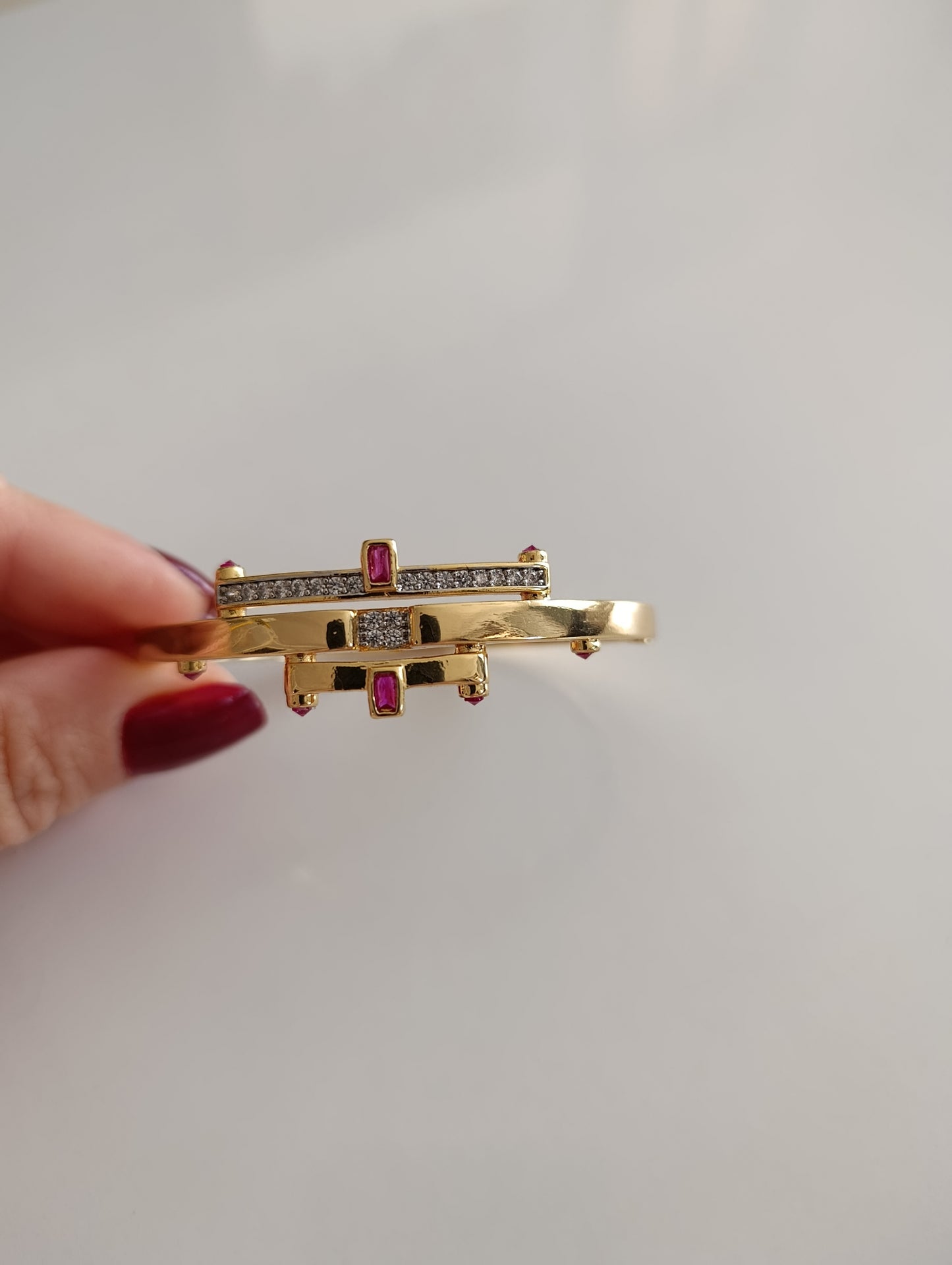 Shadiva Ruby Cross Taş İşlemeli Bilezik