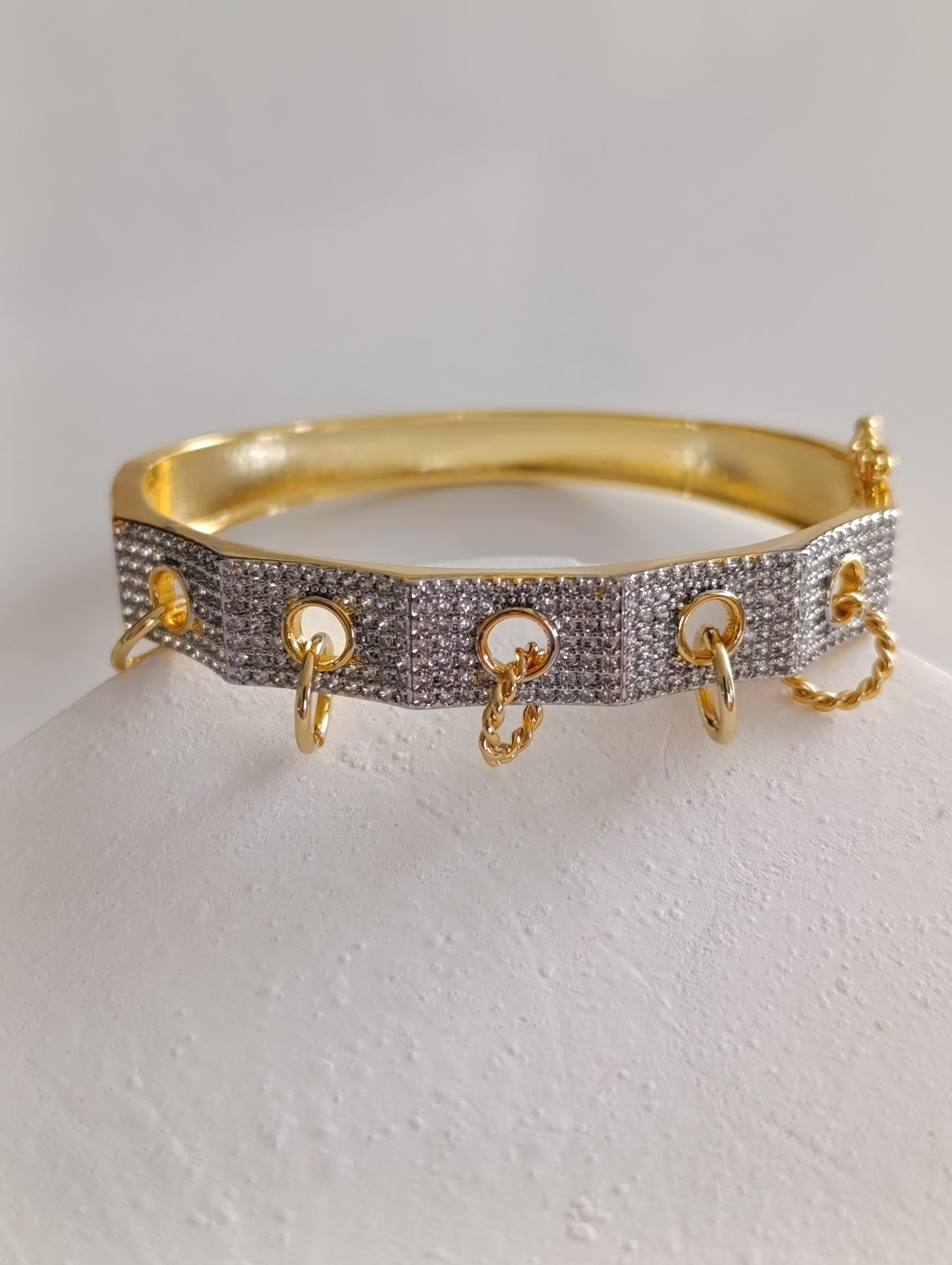 Shadiva Crown Taş Detaylı Bilezik