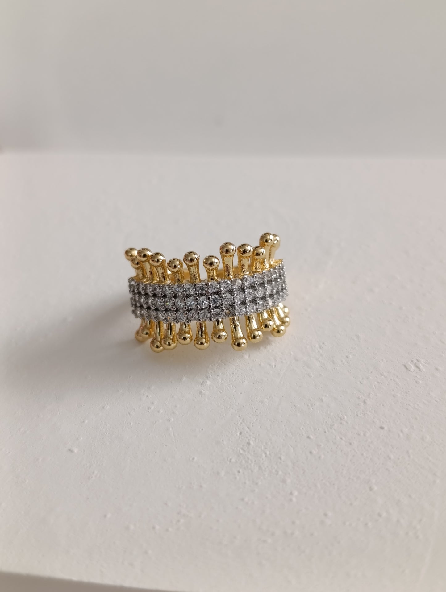 Shadiva Crownline Taş Detaylı Yüzük