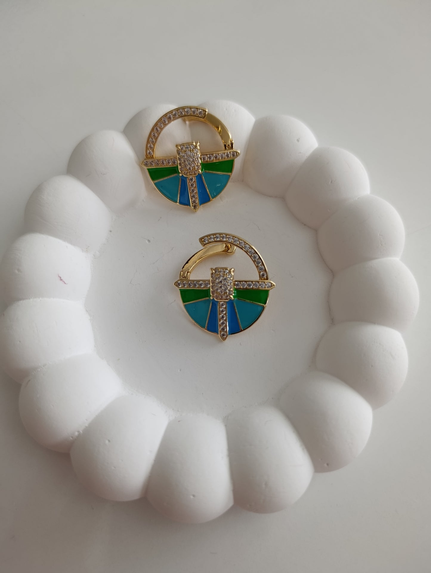 Shadiva Retro Round Küpe