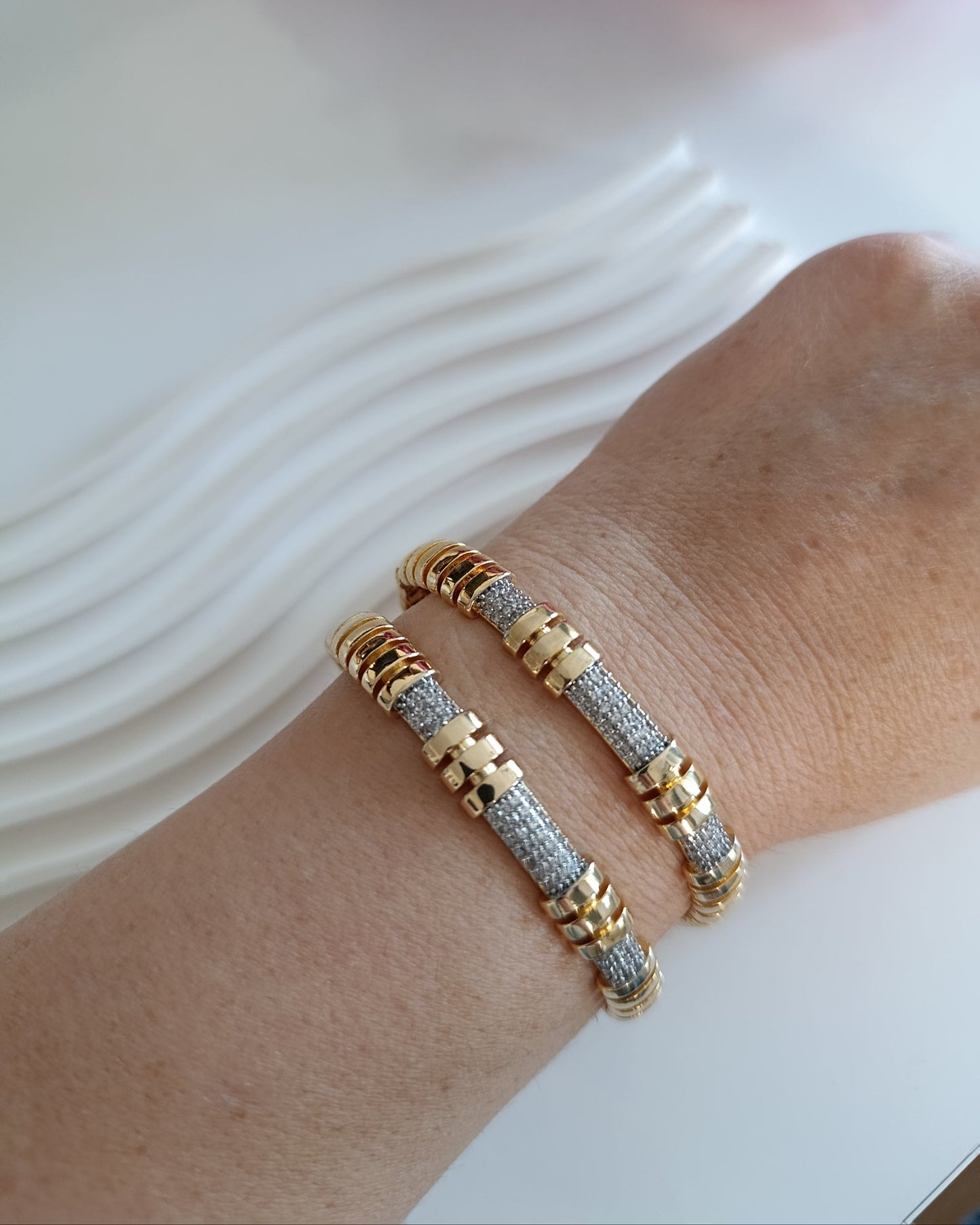 Shadiva Gold Premium Seri Taşlı Kelepçe Bileklik