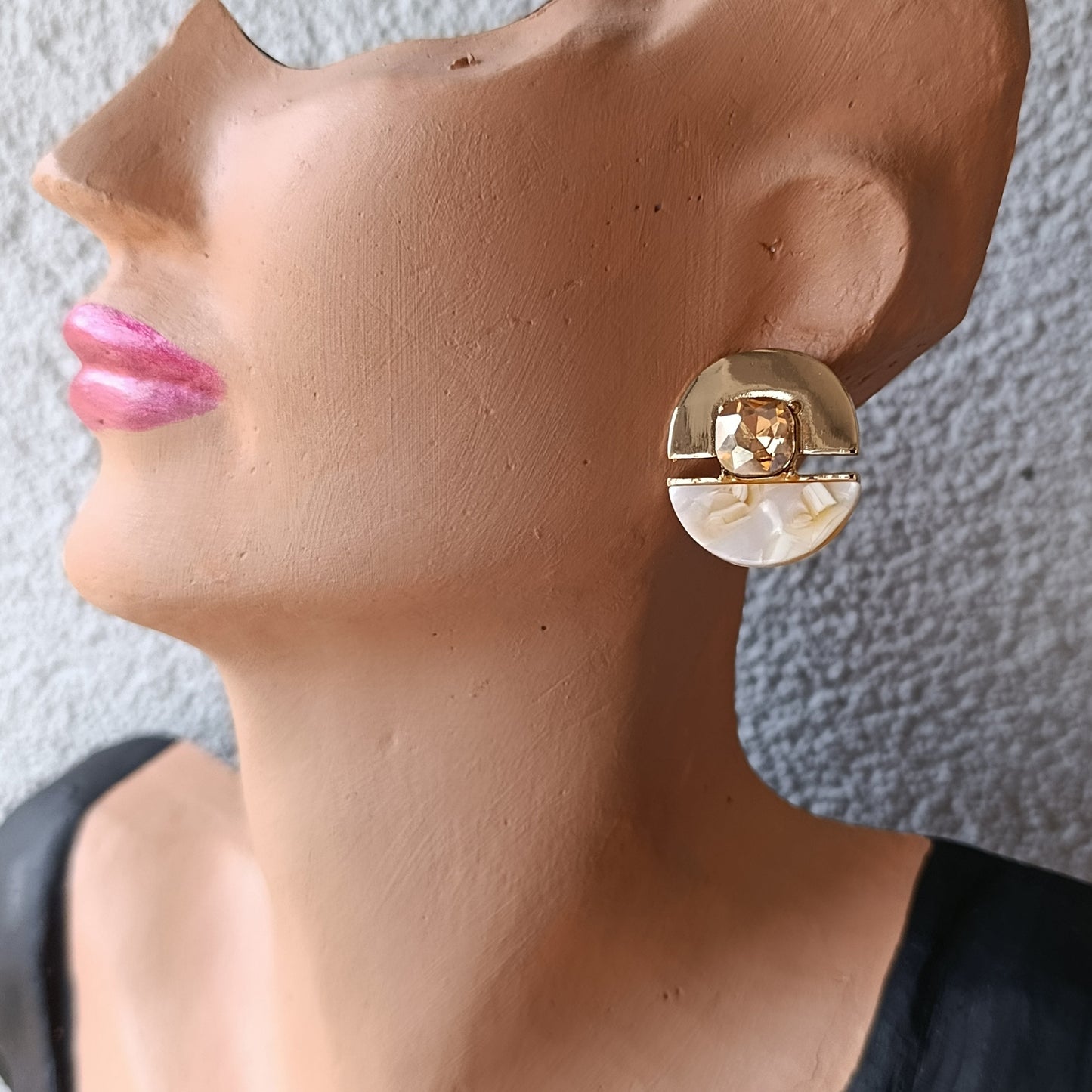 Shadiva Özel Seri Oval Tasarım Gold Krem Detay Küpe