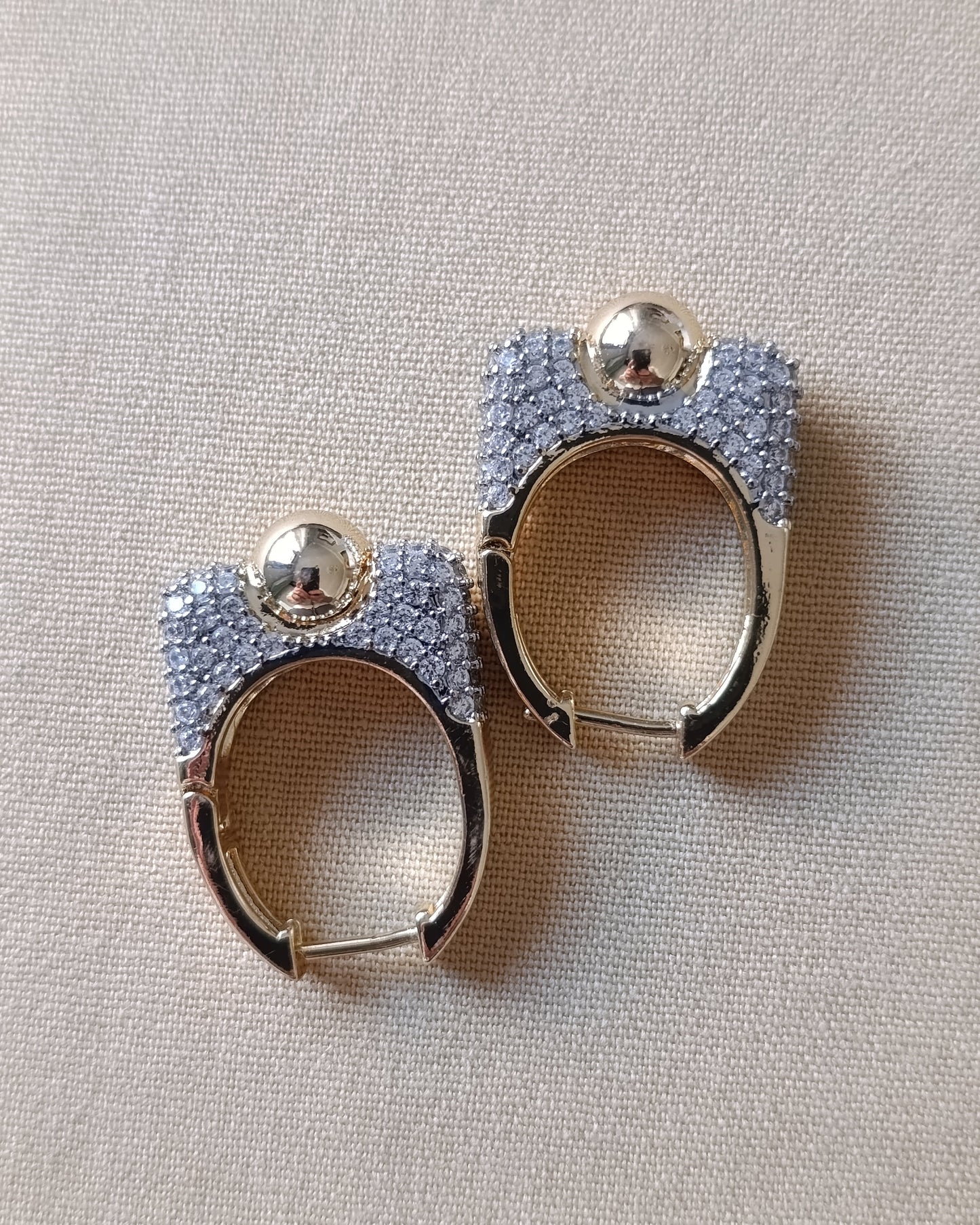 Shadiva Sphere Taş Detaylı Küpe