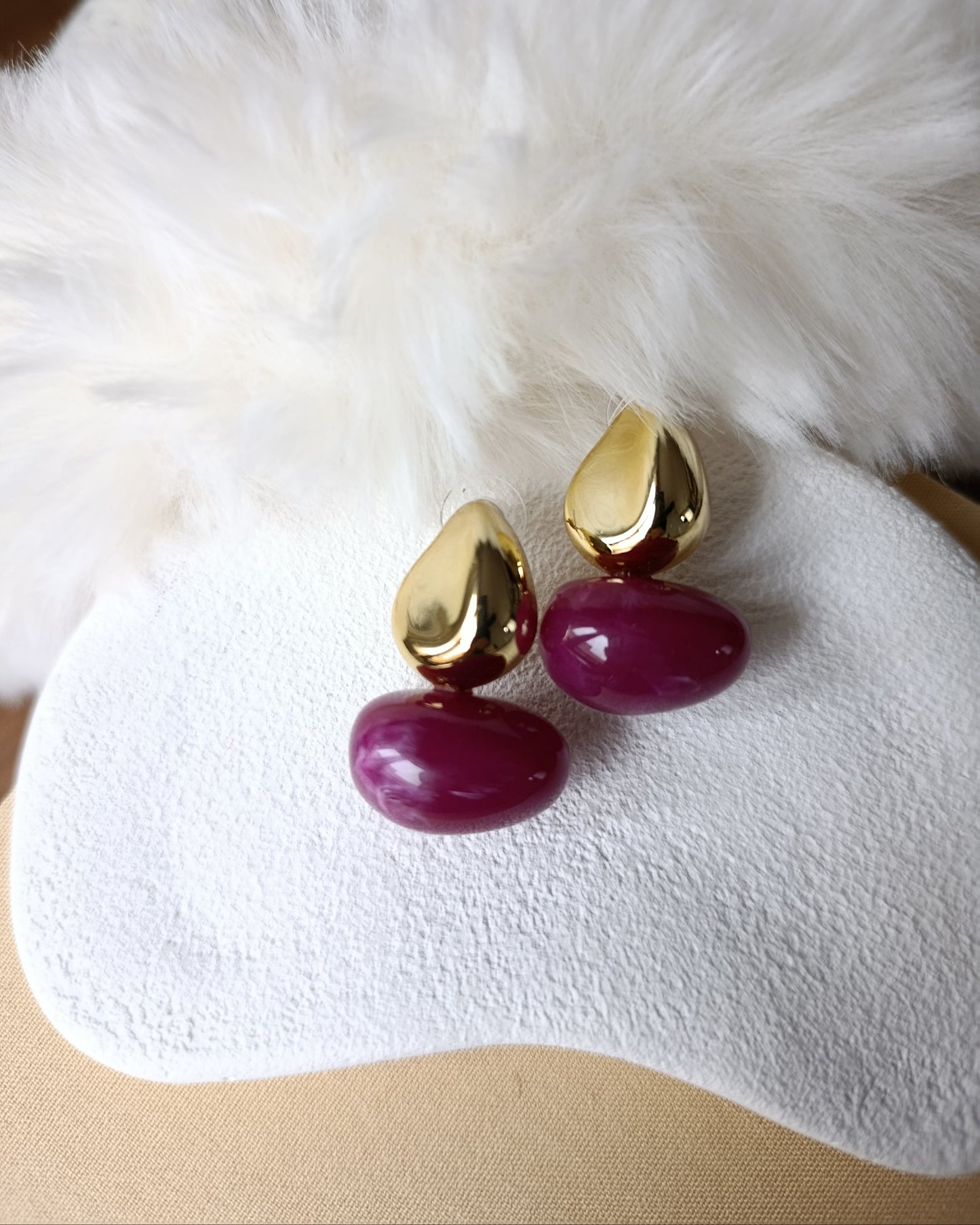 Shadiva Özel Seri Mürdüm Kemik Detay Marka Model Gold Küpe