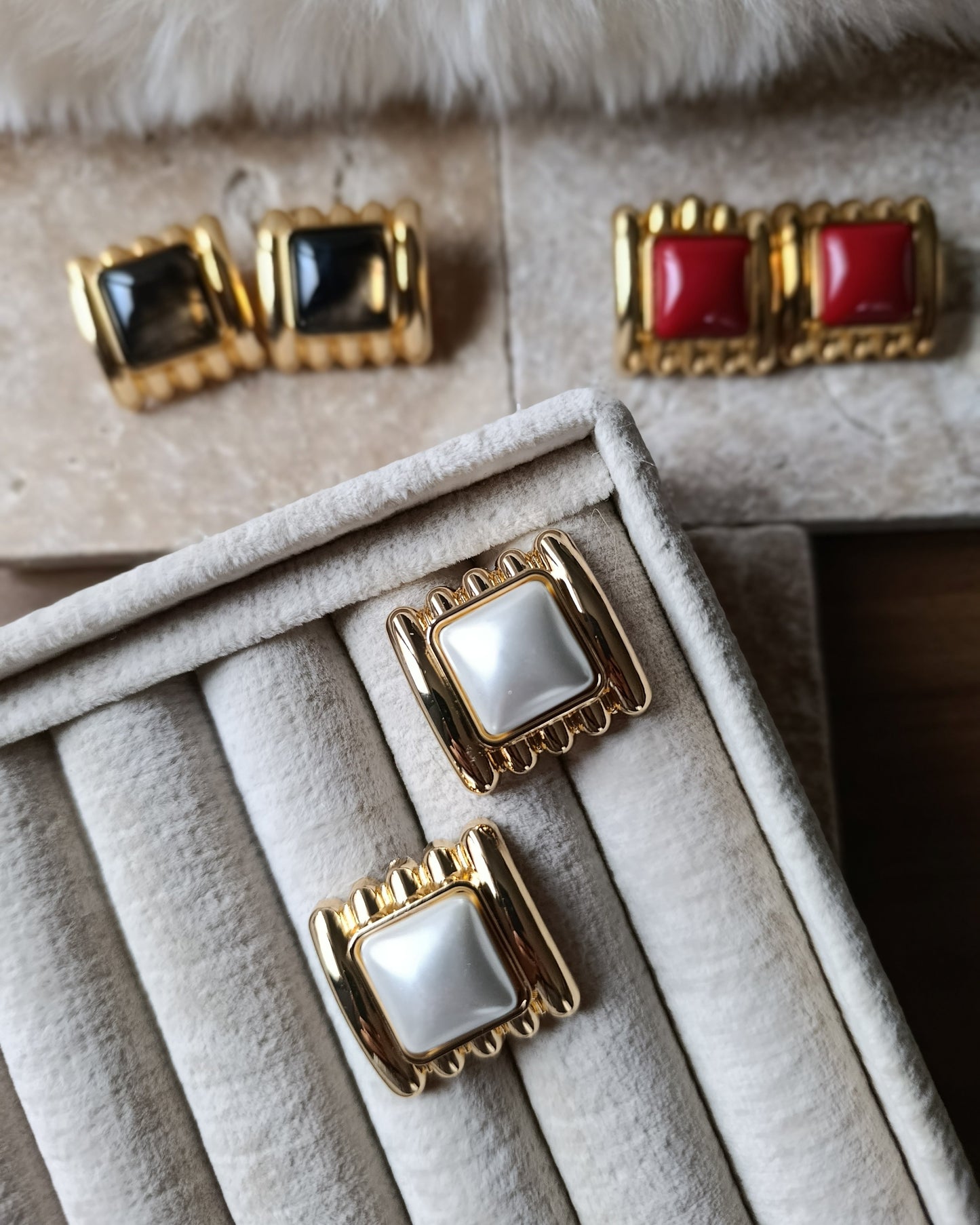 Shadiva İnci Detay Marka Model Kare Gold Küpe