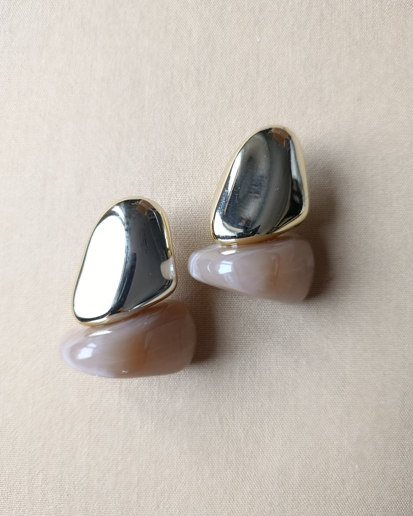 Shadiva Marka Model Krem Detay Gold Form Küpe