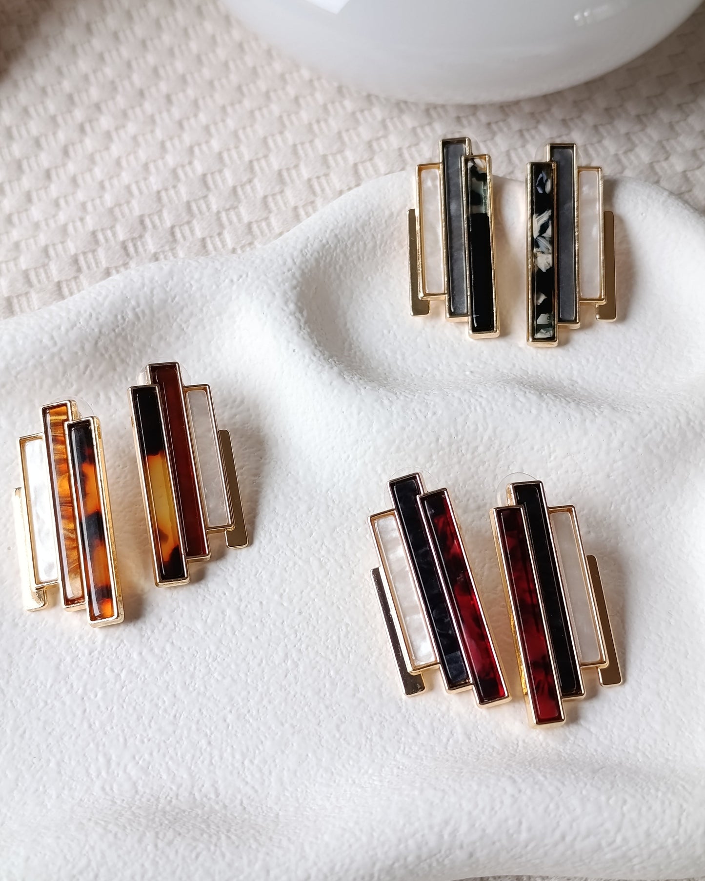 Shadiva Leopar ve Sedef Detaylı Geometrik Gold Küpe