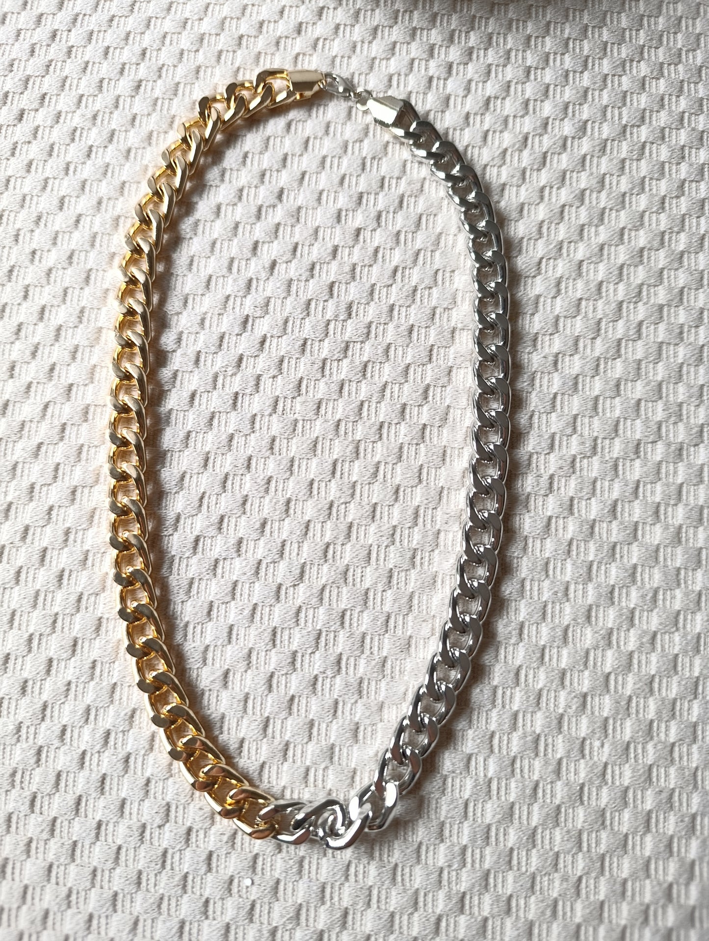 Shadiva Çift Renkli Halka Zincir Kolye