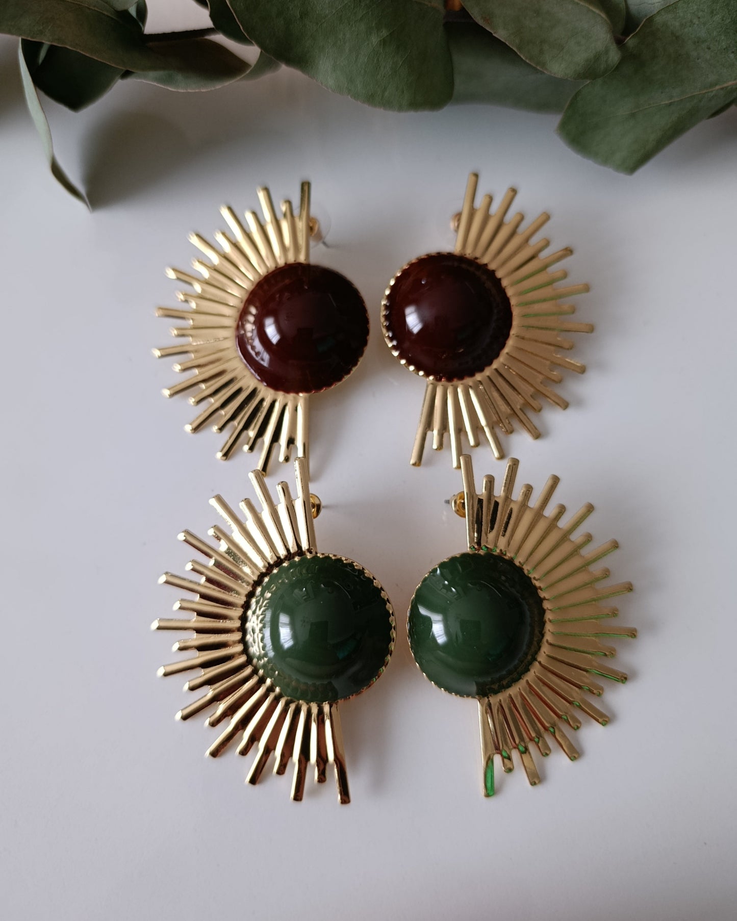Shadiva Güneş Formlu Bordo Taşlı Gold Küpe