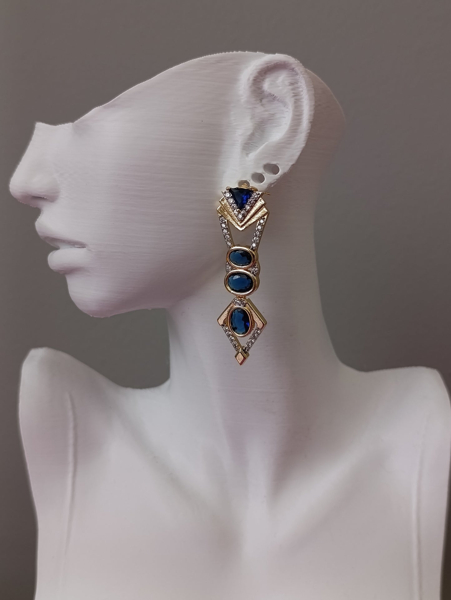 Shadiva Taş Detaylı Altın Küpe