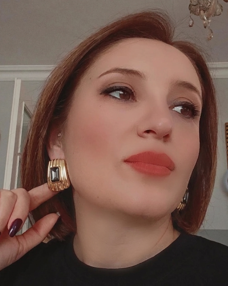 Shadiva Vintage Serisi Altın Kaplama Gri Baget Kristal Küpe