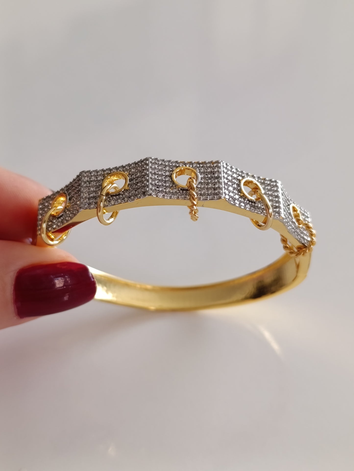 Shadiva Crown Taş Detaylı Bilezik