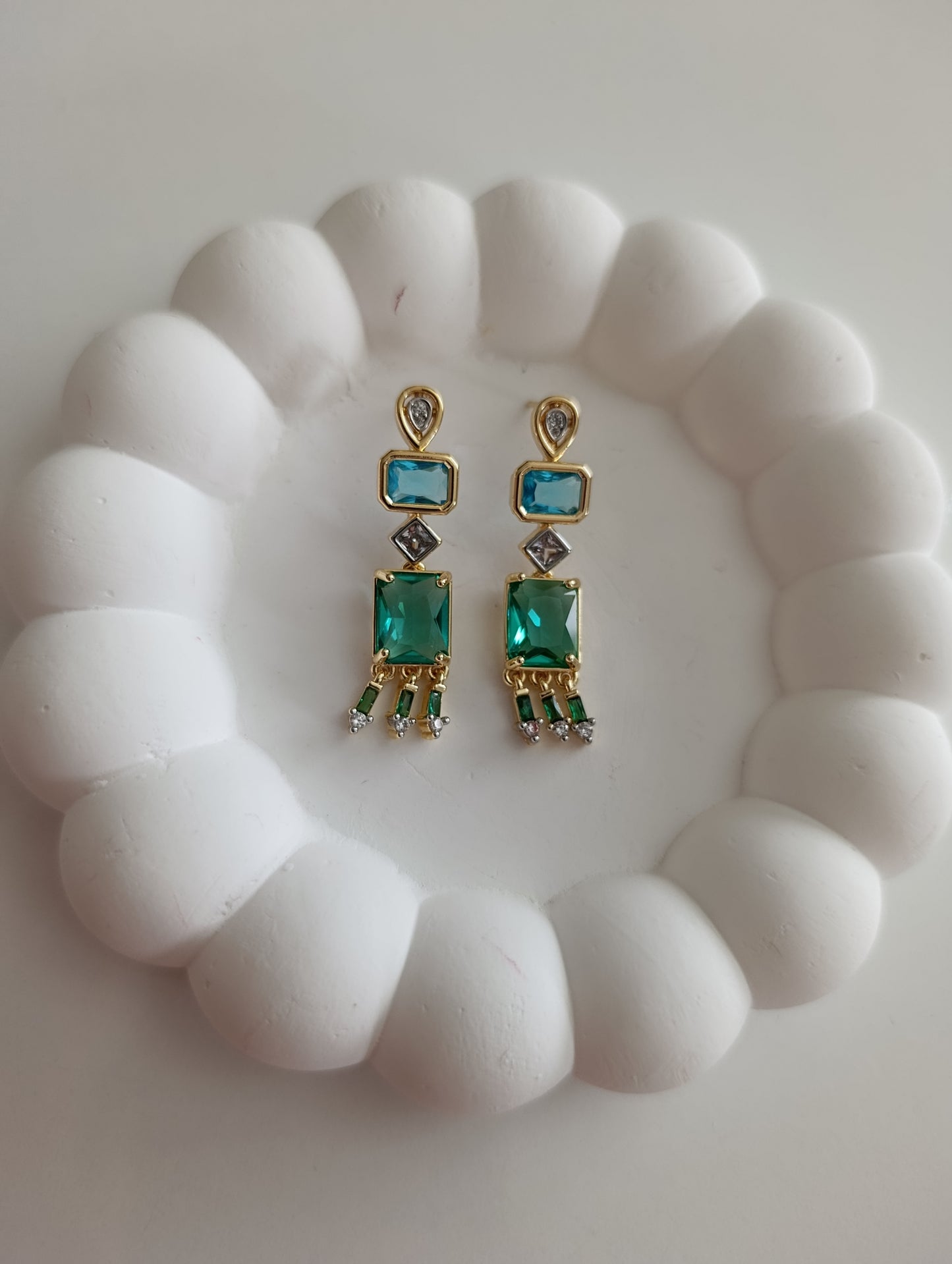 Shadiva Geometric Diamond Küpe