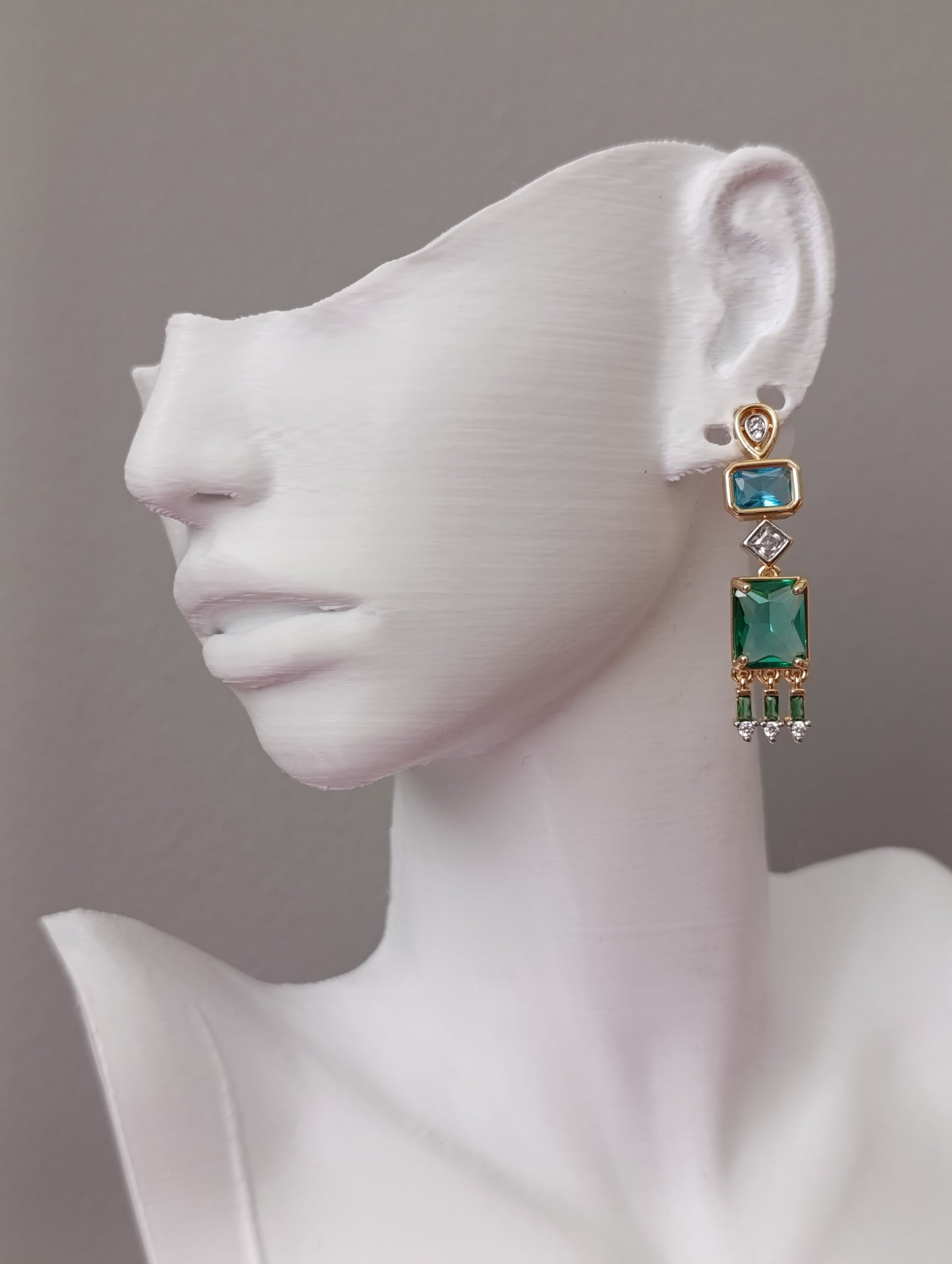 Shadiva Geometric Diamond Küpe