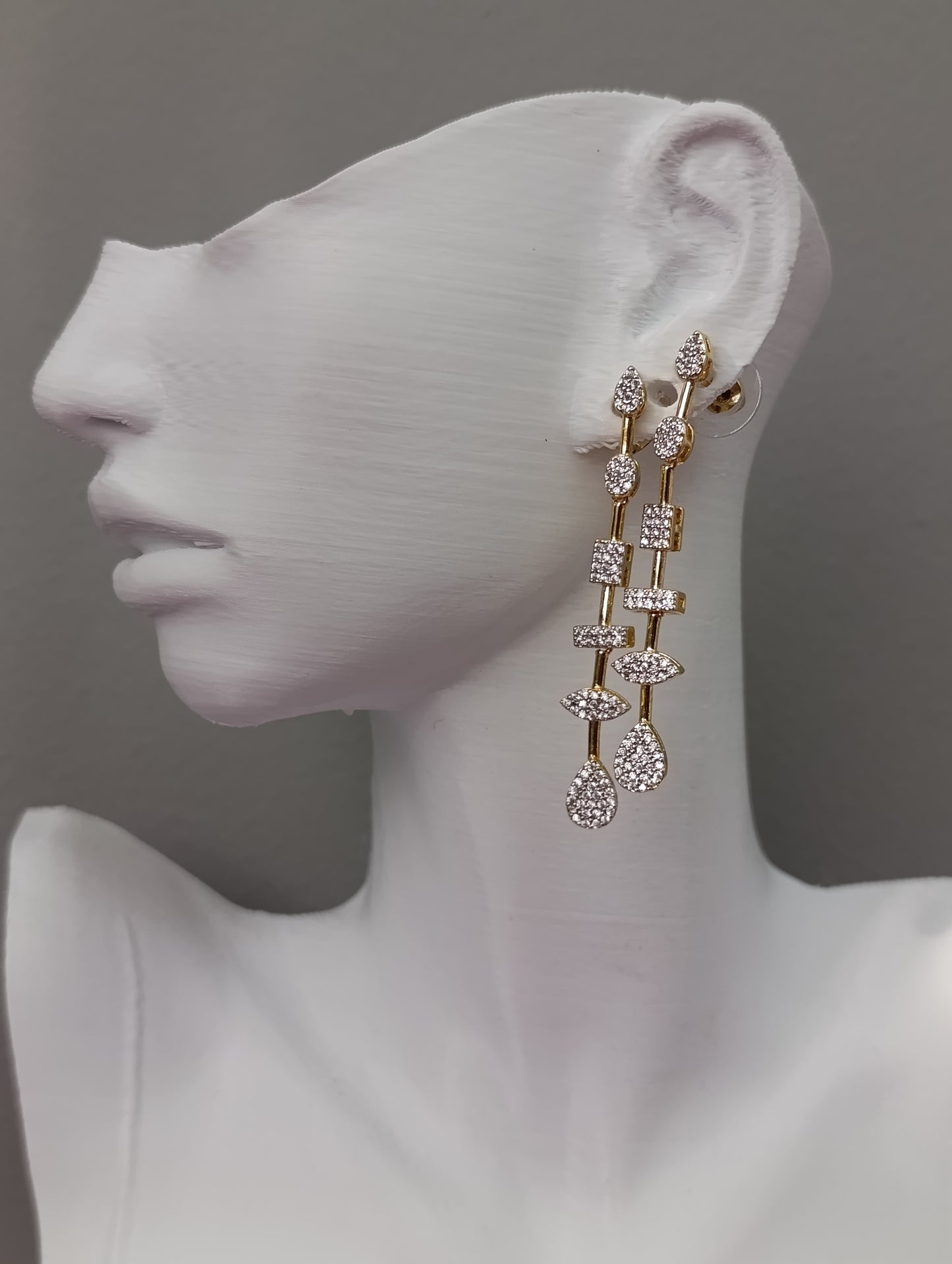 Shadiva Stellar Drop Küpe