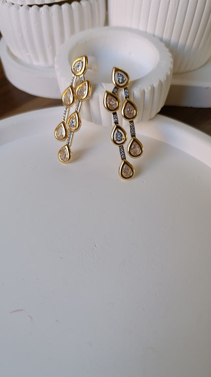 Shadiva Pearl Cascade Küpe