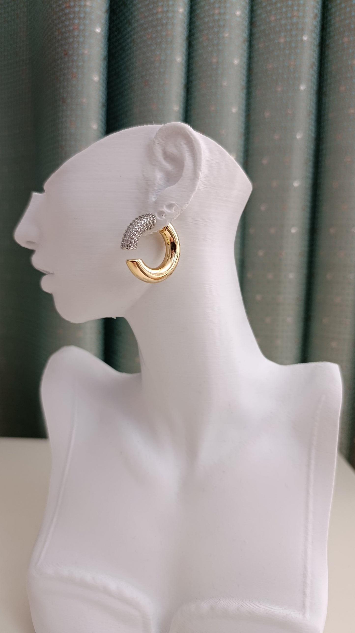 Shadiva Mini Twirl Küpe