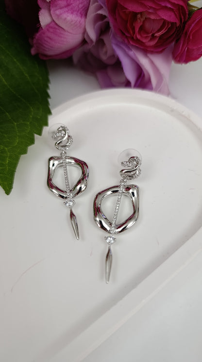 Shadiva Loop Silver Küpe