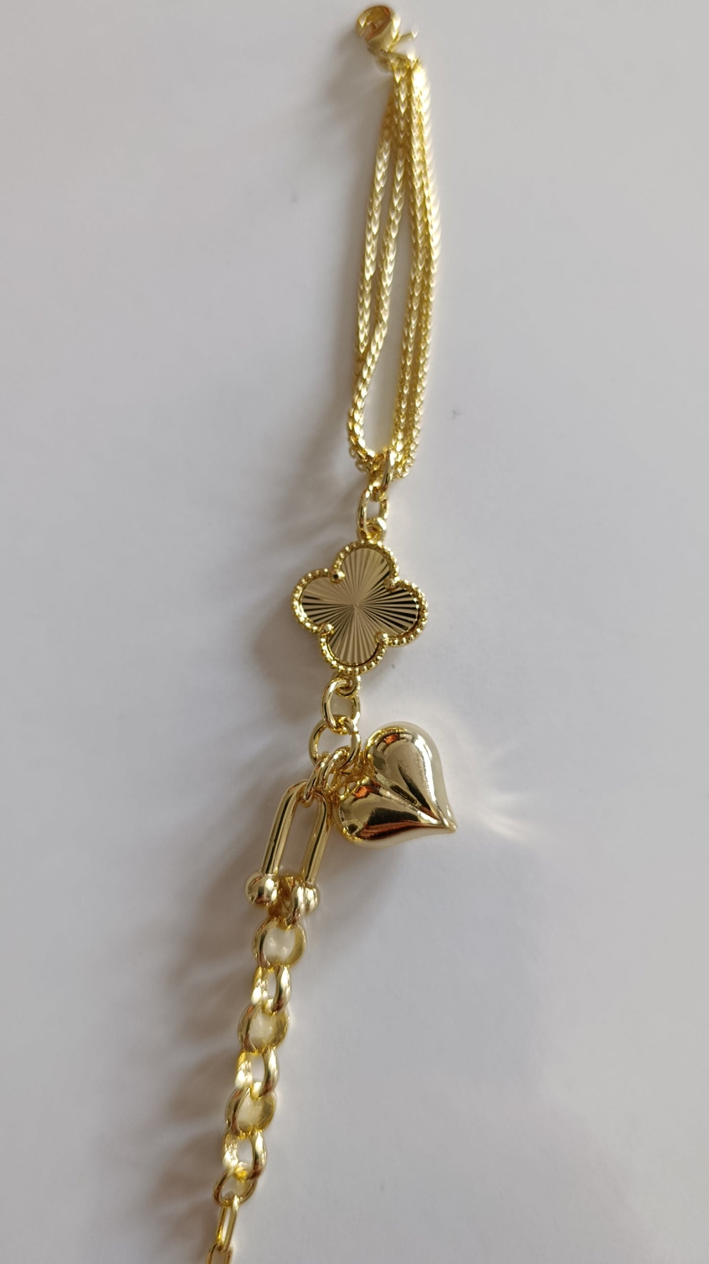 Gold Premium Seri Kalp Sallantılı Bileklik