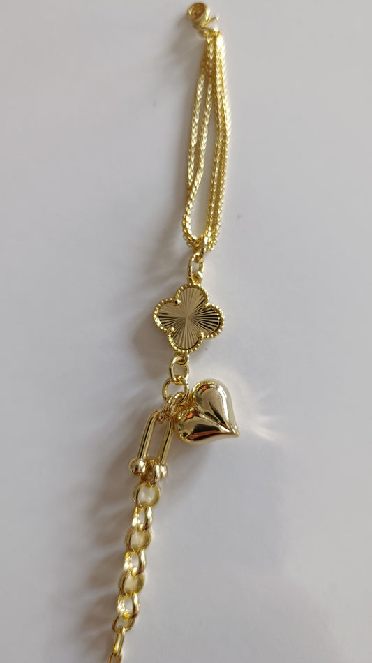 Gold Premium Seri Kalp Sallantılı Bileklik