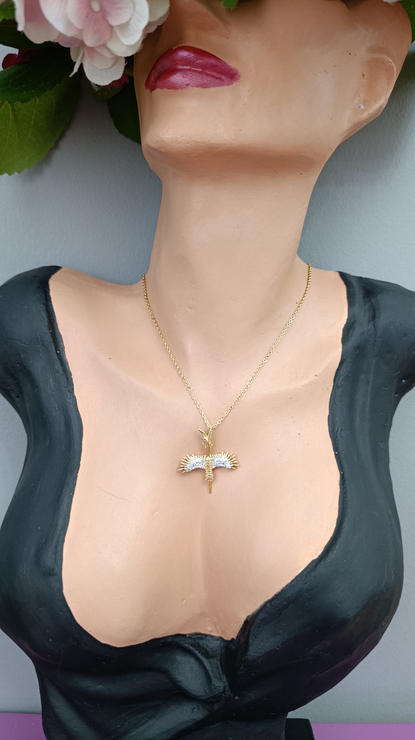 Shadiva Goose Cross Kolye