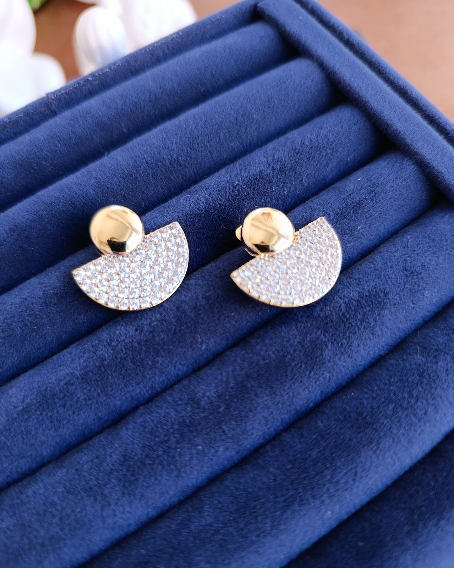 Shadiva Zirkon Taşlı Gold Yelpaze Küpe
