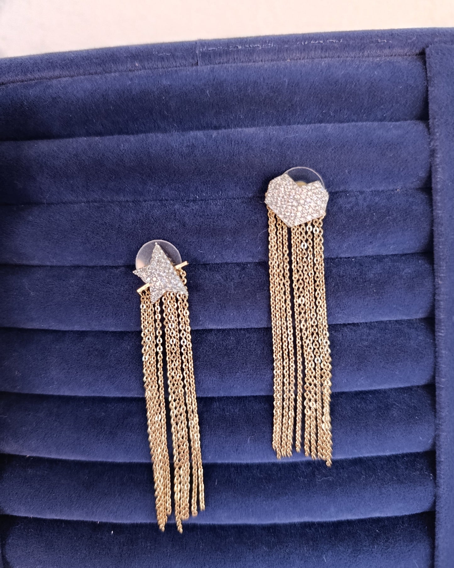 Shadiva Yıldız ve Kalp Detaylı Sallantılı Gold Küpe