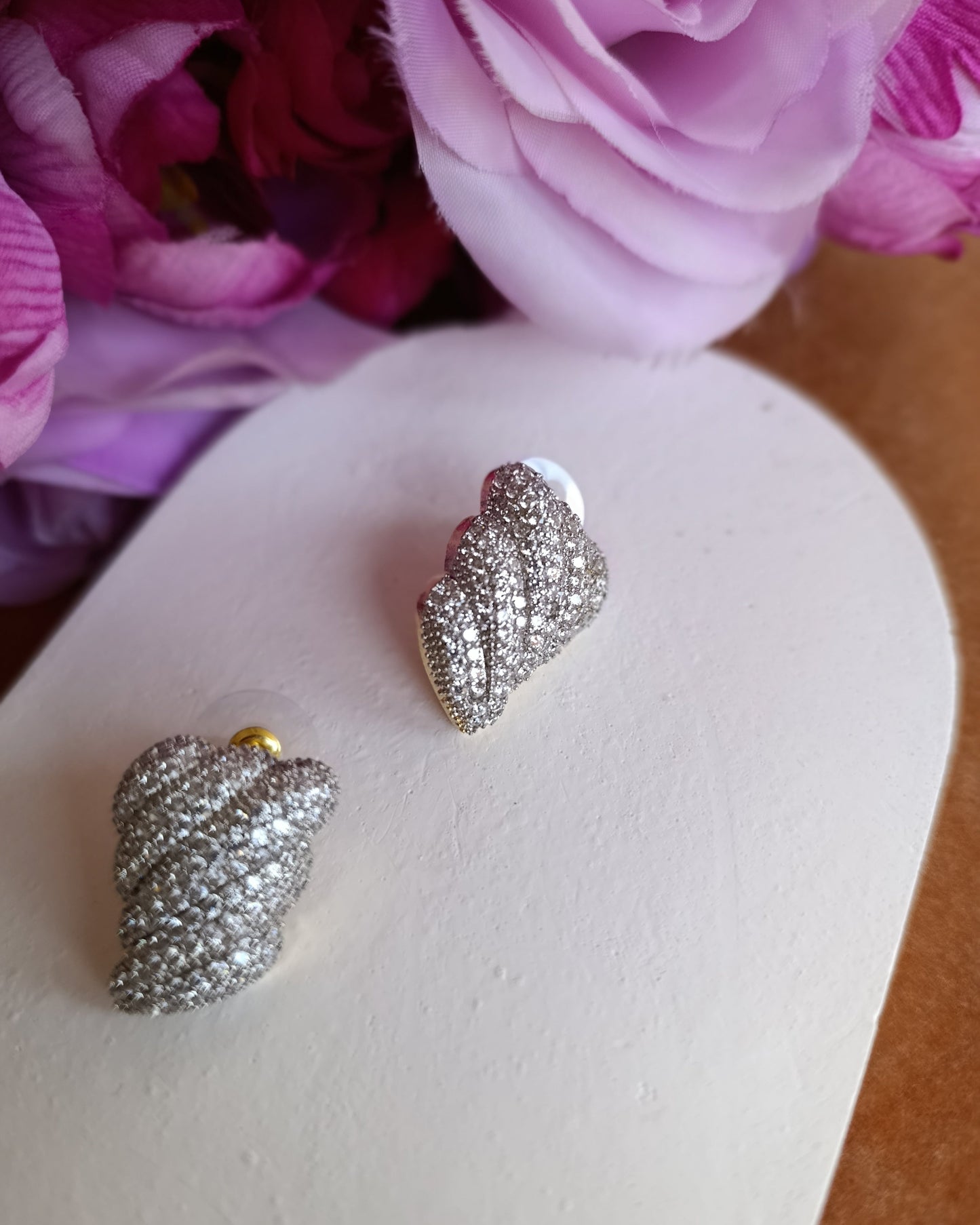 Shadiva Wave Gold Silver Taşlı Küpe