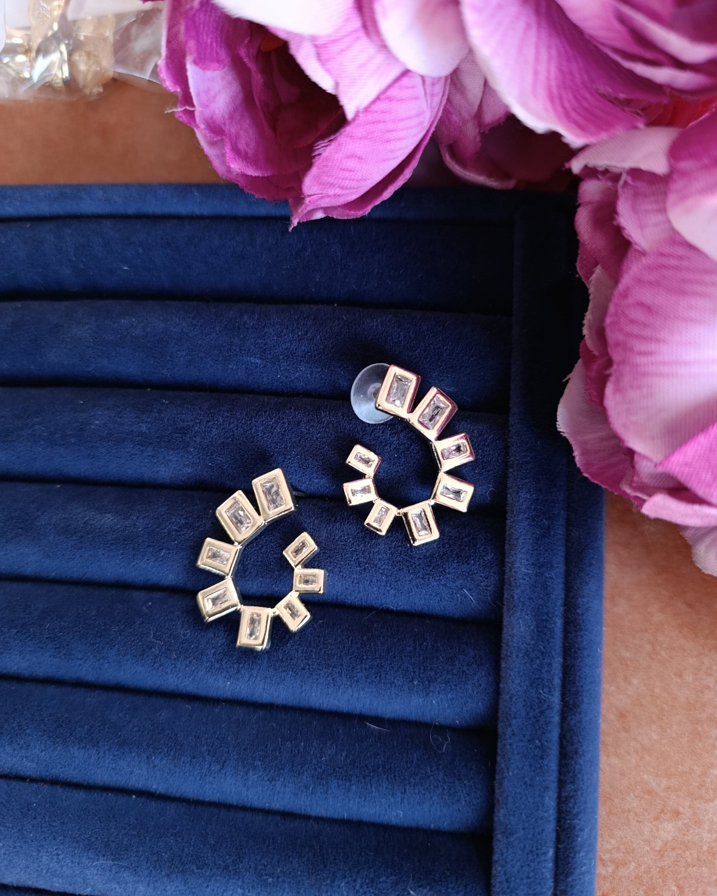 Shadiva Gold Baget Taşlı Küpe