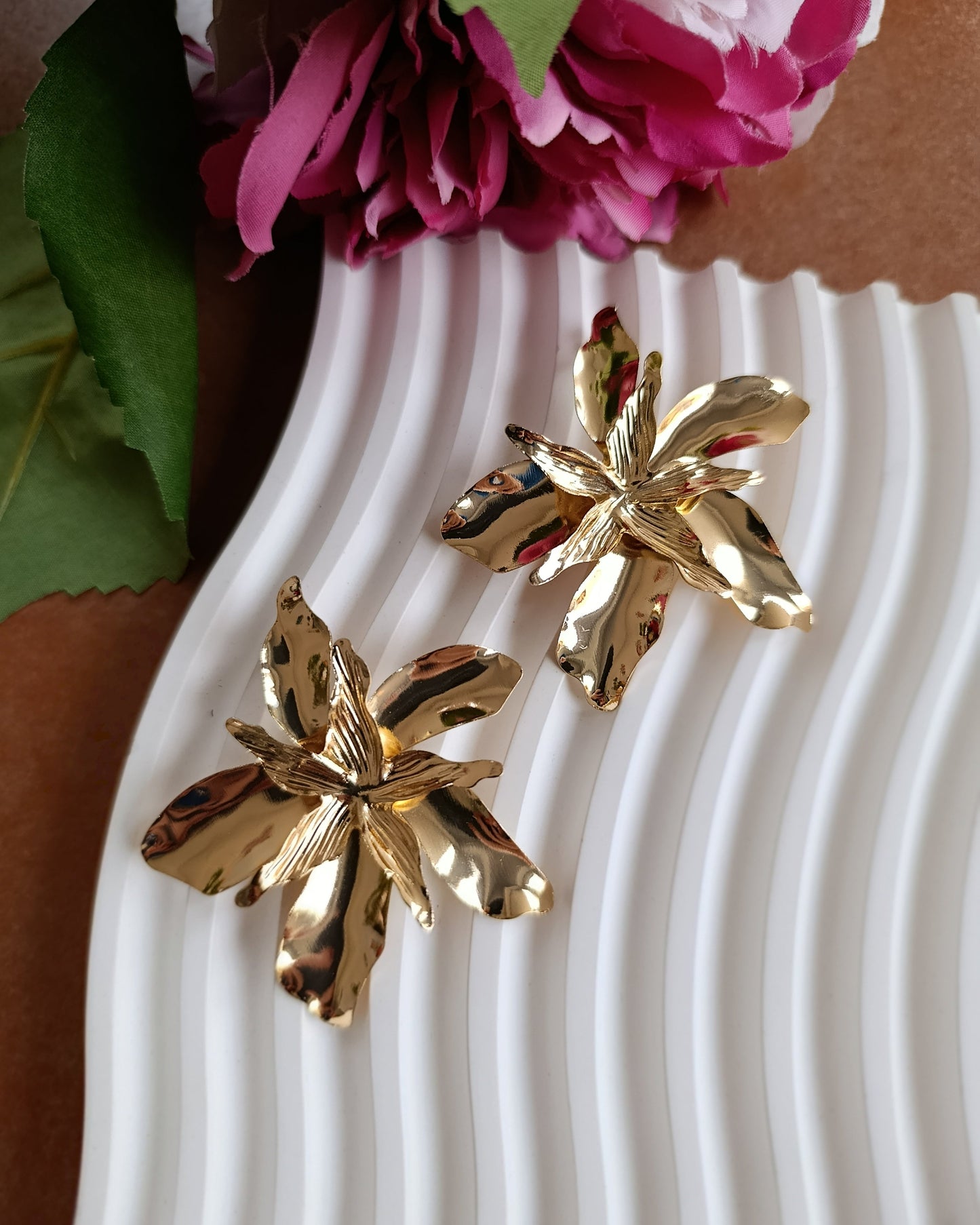 Shadiva Zra Model Gold Çiçek Küpe