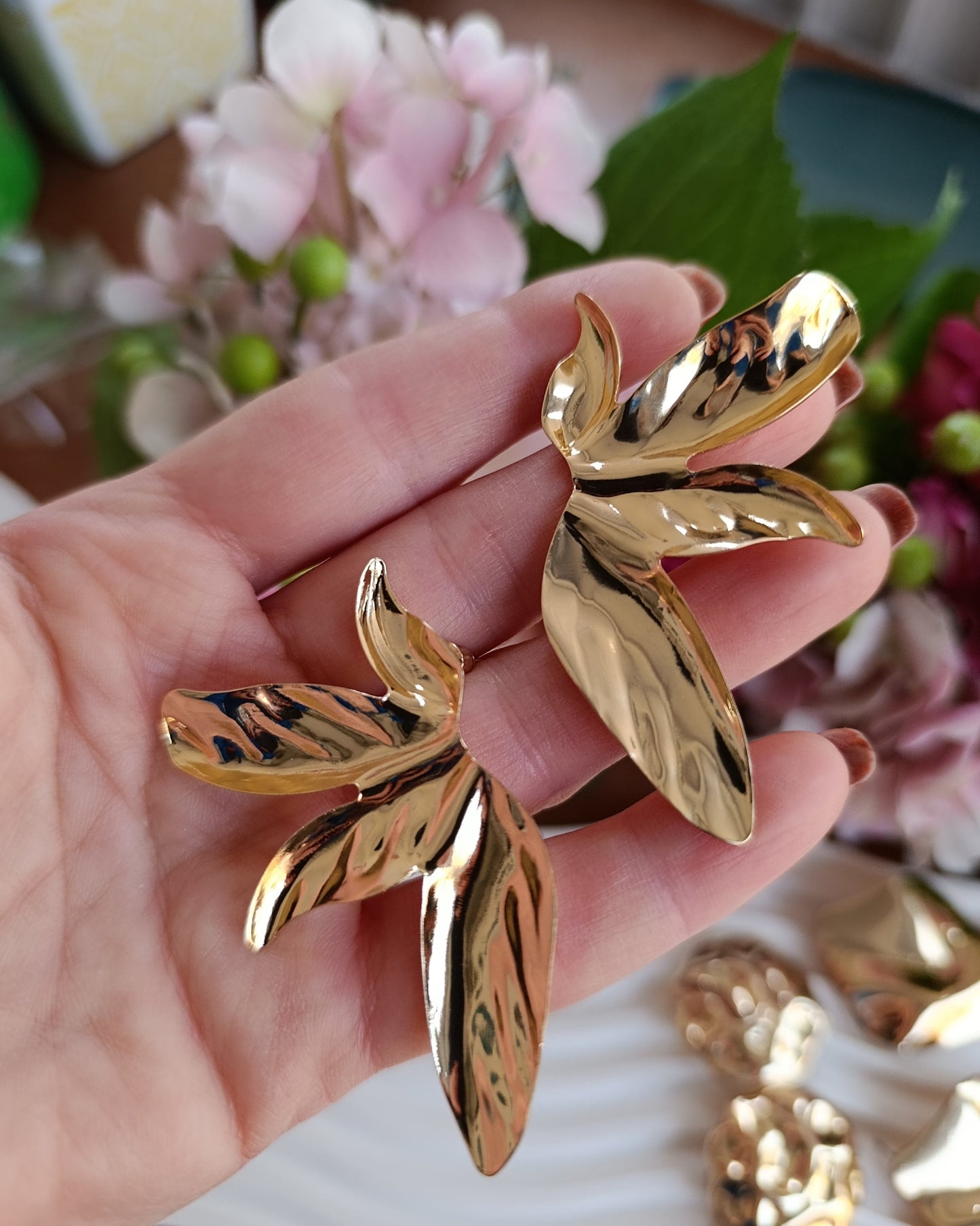 Shadiva Zra Model Gold Yaprak Küpe