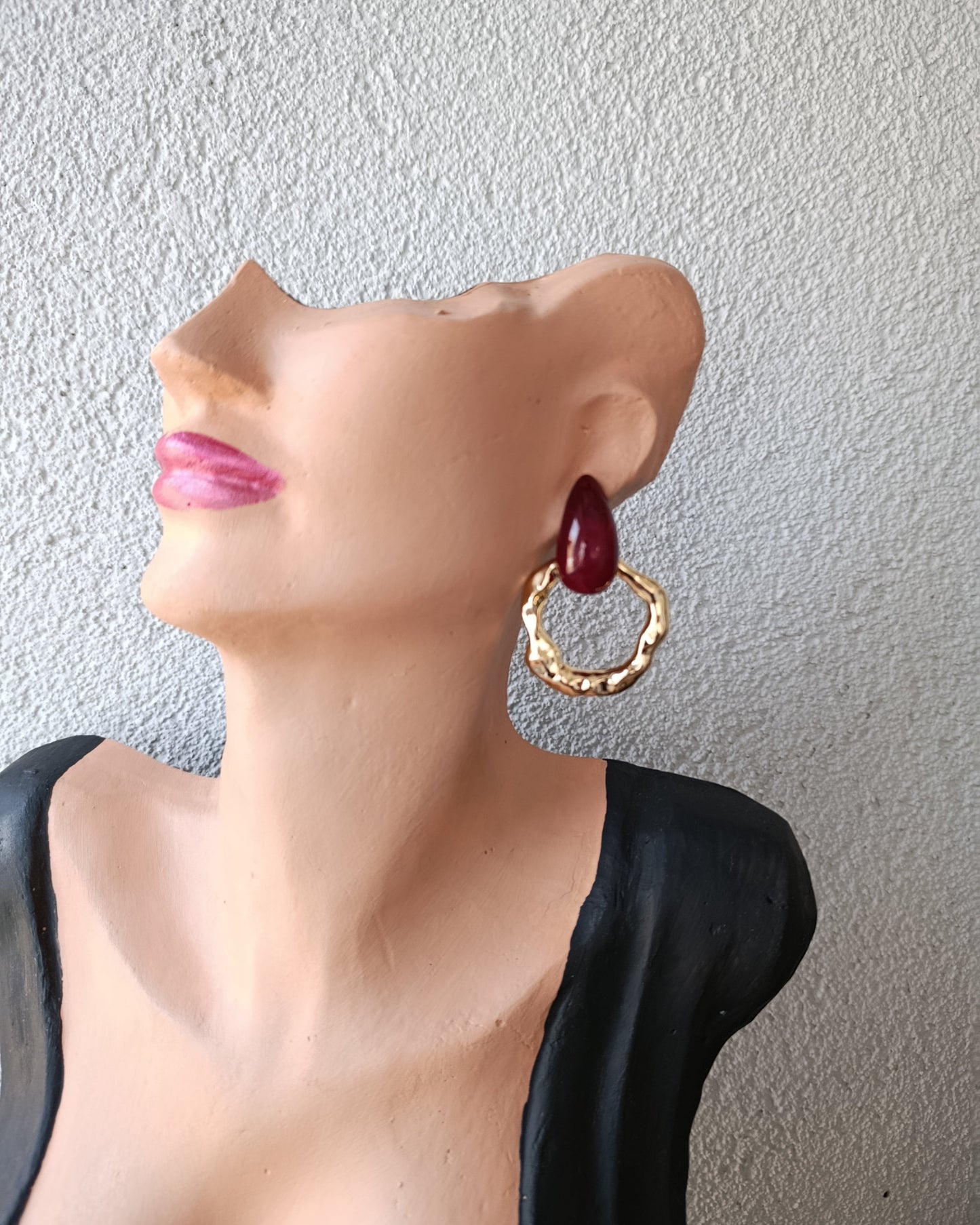 Shadiva Zra Model Bordo Taşlı Gold Küpe