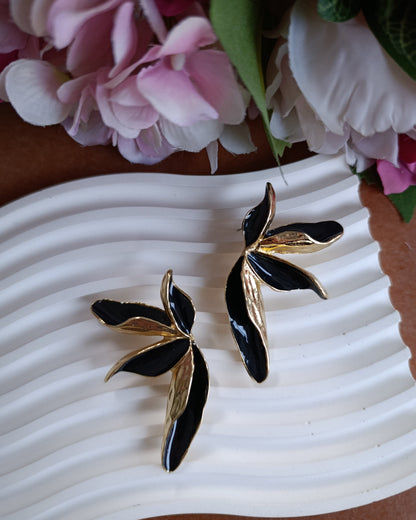 Shadiva Zra Model Siyah Detaylı Gold Küpe