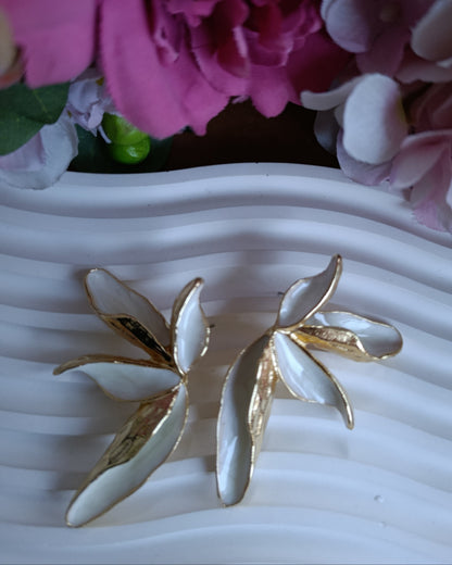 Shadiva Zra Model Beyaz Detaylı Gold Küpe