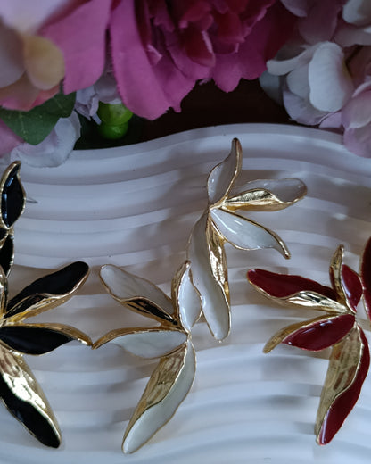 Shadiva Zra Model Beyaz Detaylı Gold Küpe