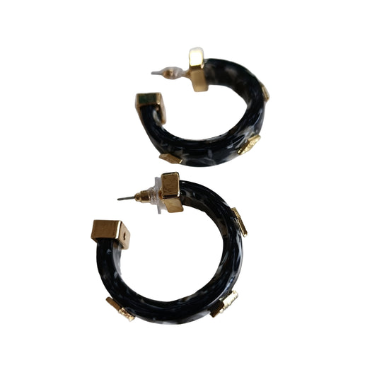 Shadiva Özel Seri Siyah Renk Gold Detay Tasarım  Küpe