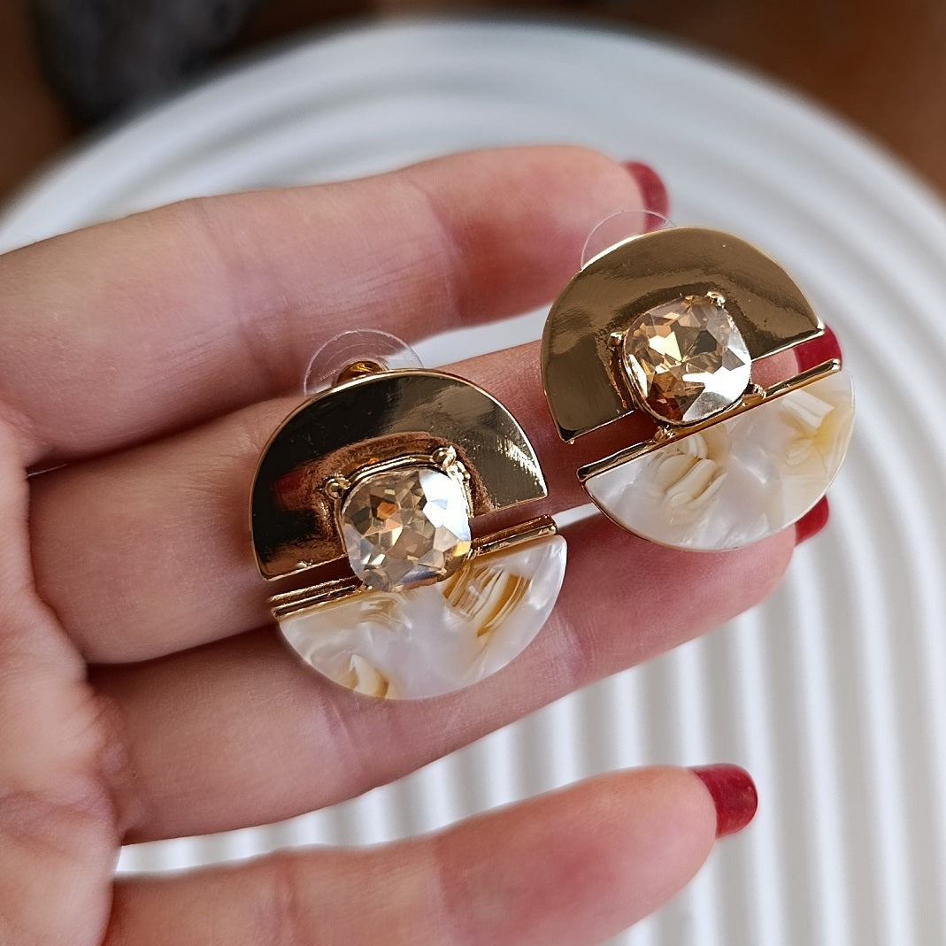 Shadiva Özel Seri Oval Tasarım Gold Krem Detay Küpe