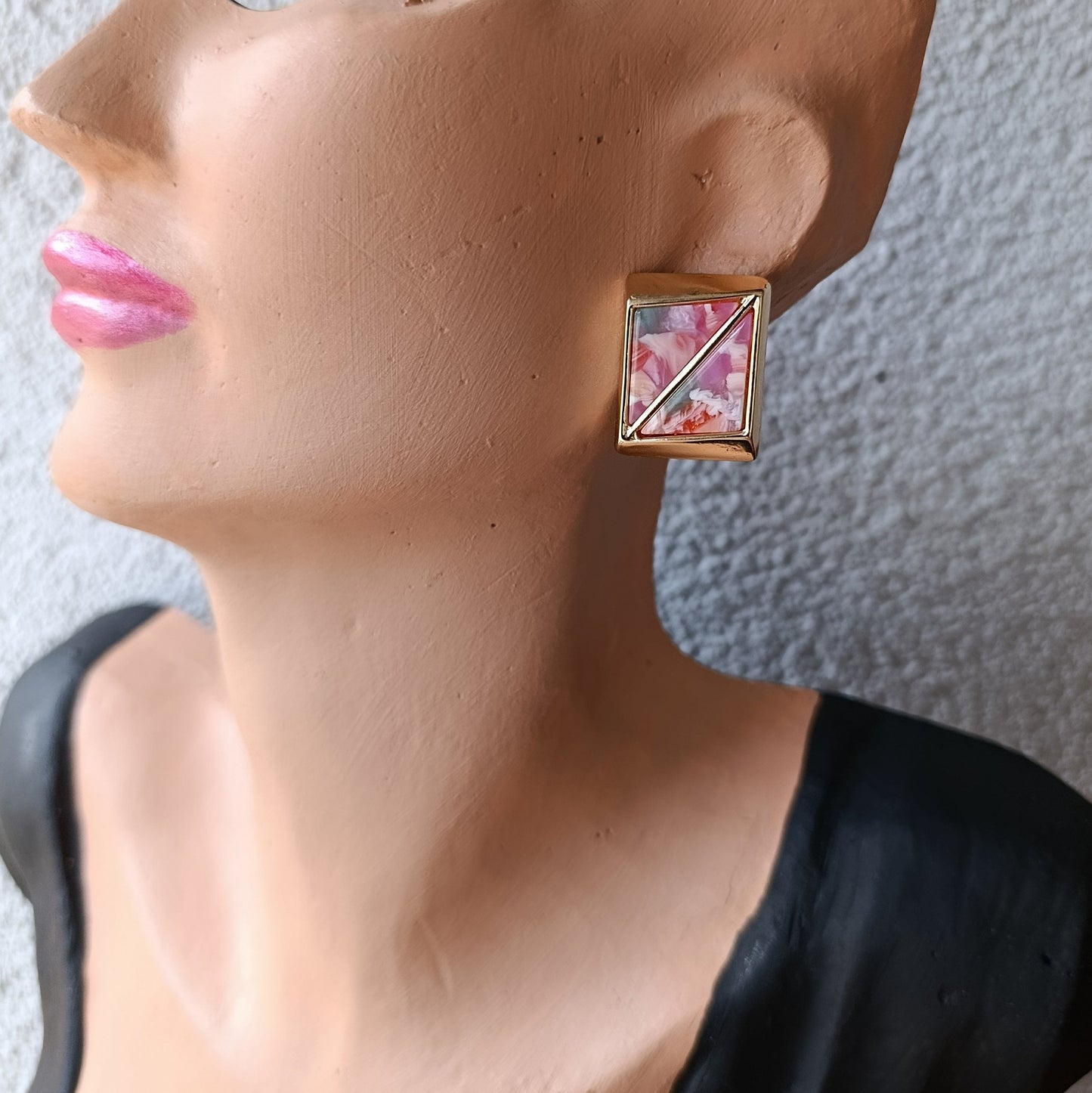 Shadiva Özel Seri Dikdortgen Tasarım Gold Pembe Detay Küpe