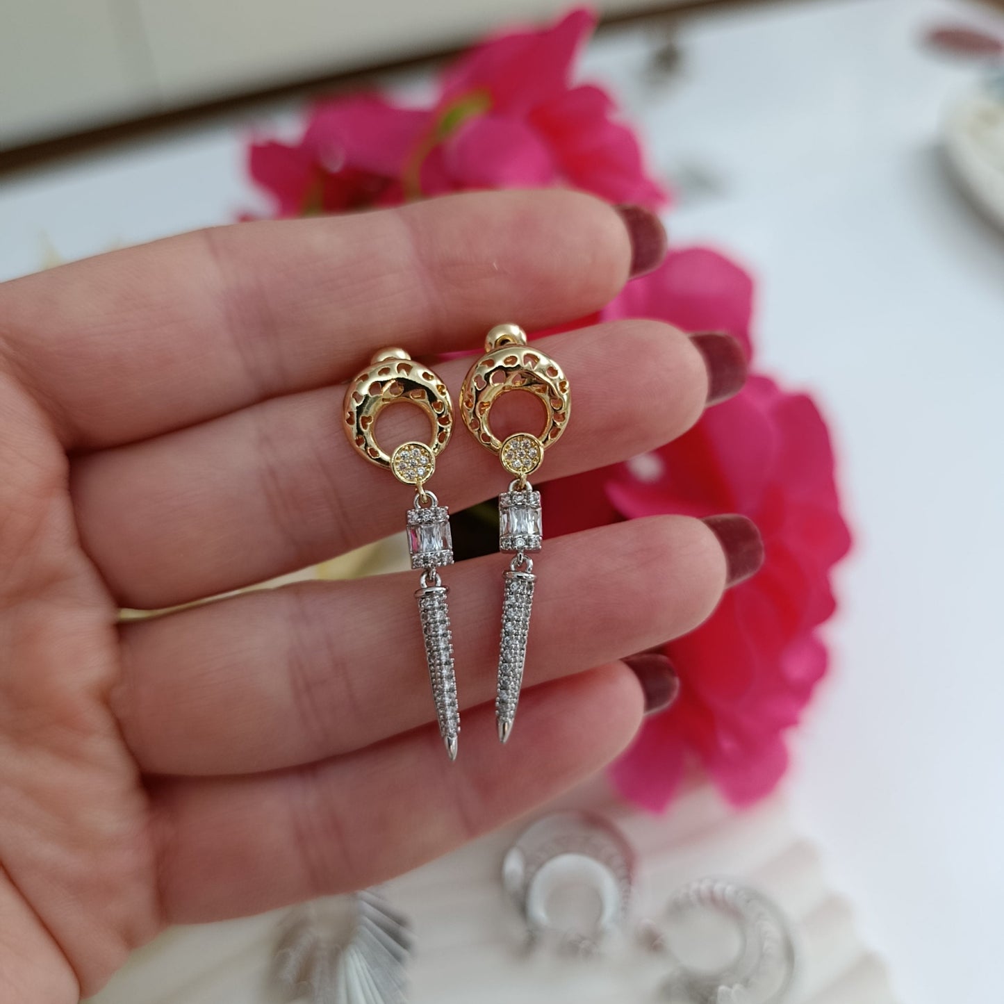 Shadiva Gold Silver Premium Seri Çubuk Zirkon Taşlı Küpe