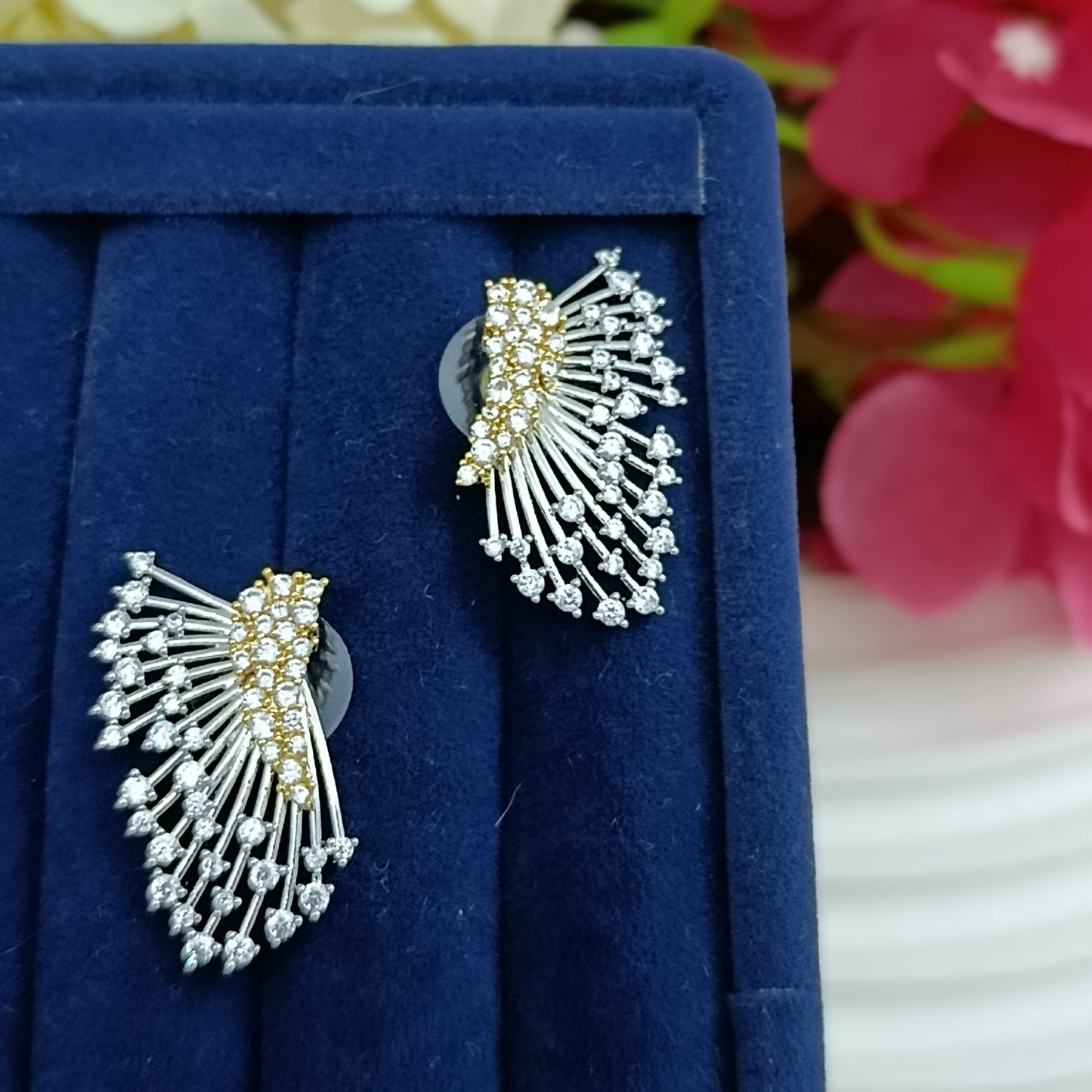 Shadiva Silver Zirkon Taş Detaylı Kanat  Küpe