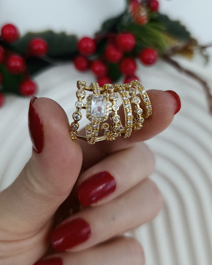 Shadiva Gold Çoklu Görünüm Asimetrik Taşlı Küpe