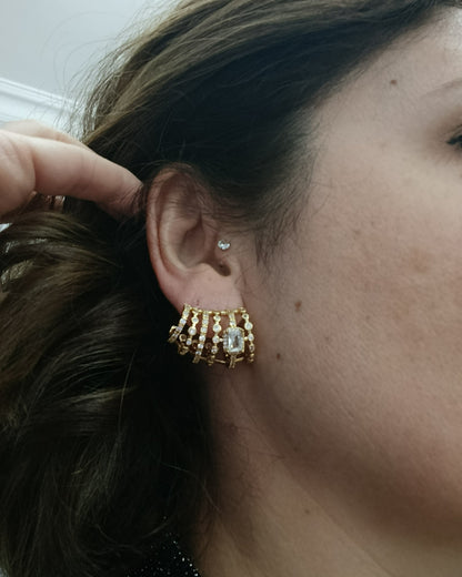 Shadiva Gold Çoklu Görünüm Asimetrik Taşlı Küpe