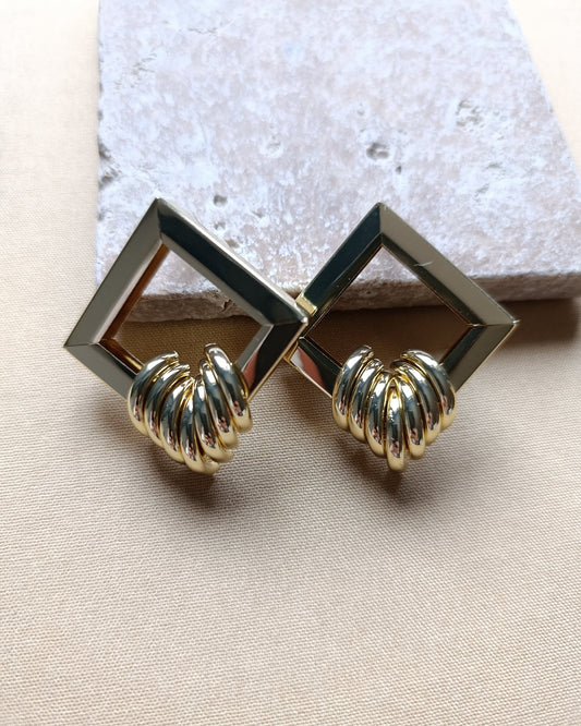 Shadiva Marka Model Kare Gold Küpe