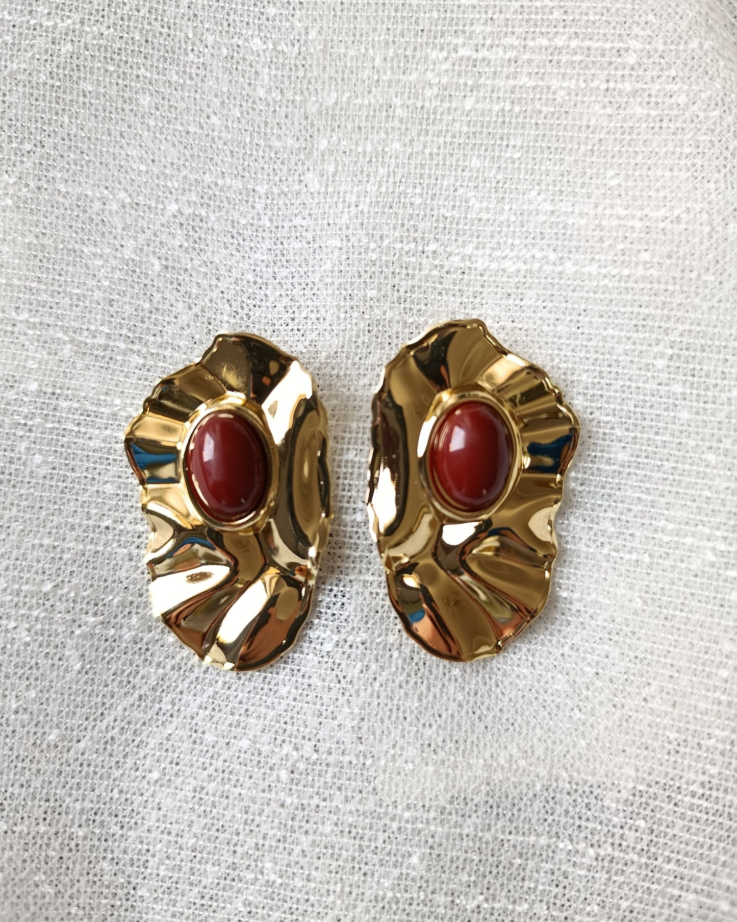 Shadiva Marka Model Kahverengi Taşlı Gold Plaka Küpe