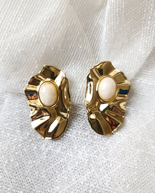 Shadiva Marka Model Kemik Taşlı Gold Plaka Küpe