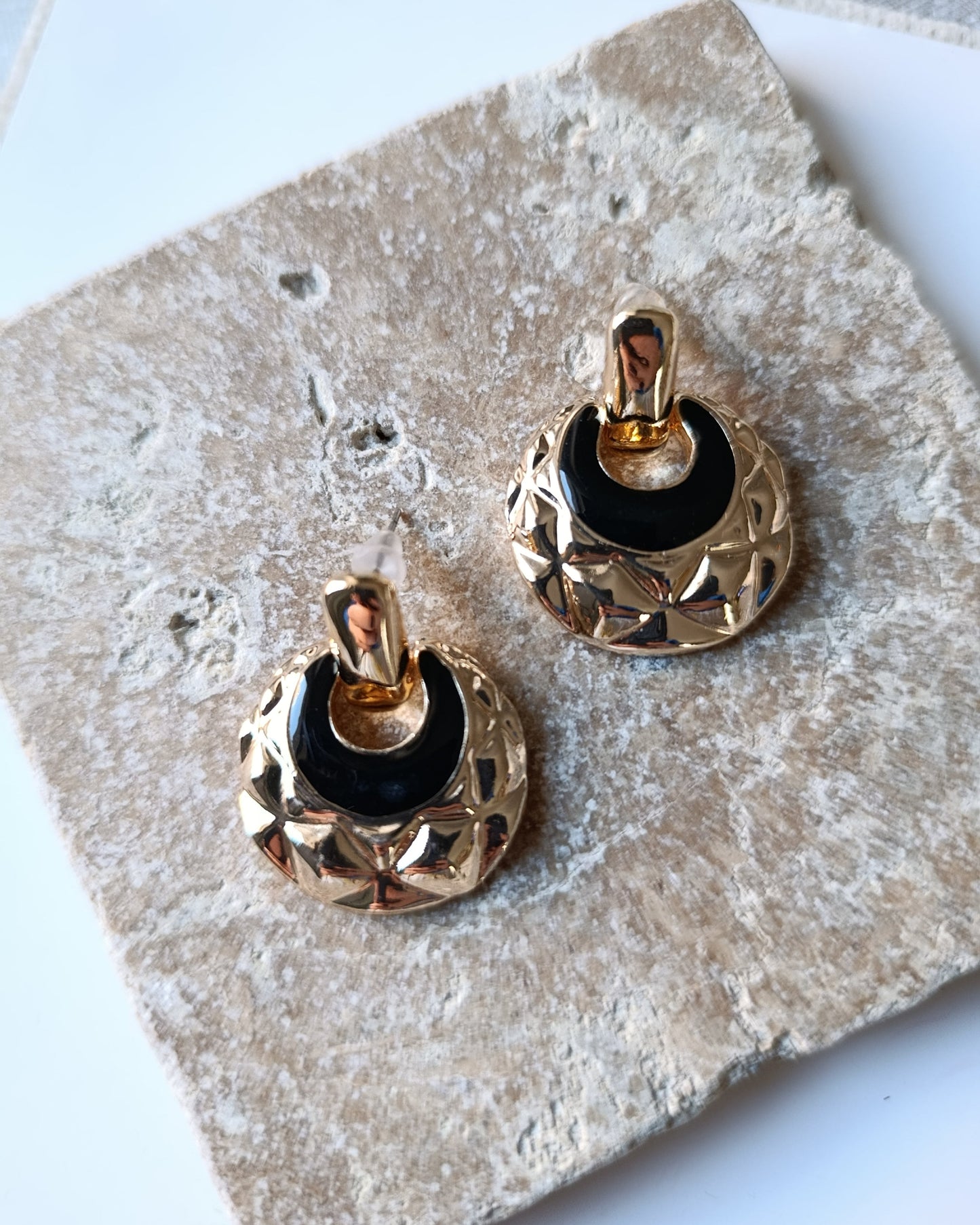 Shadiva Marka Model Siyah Detay Küpe