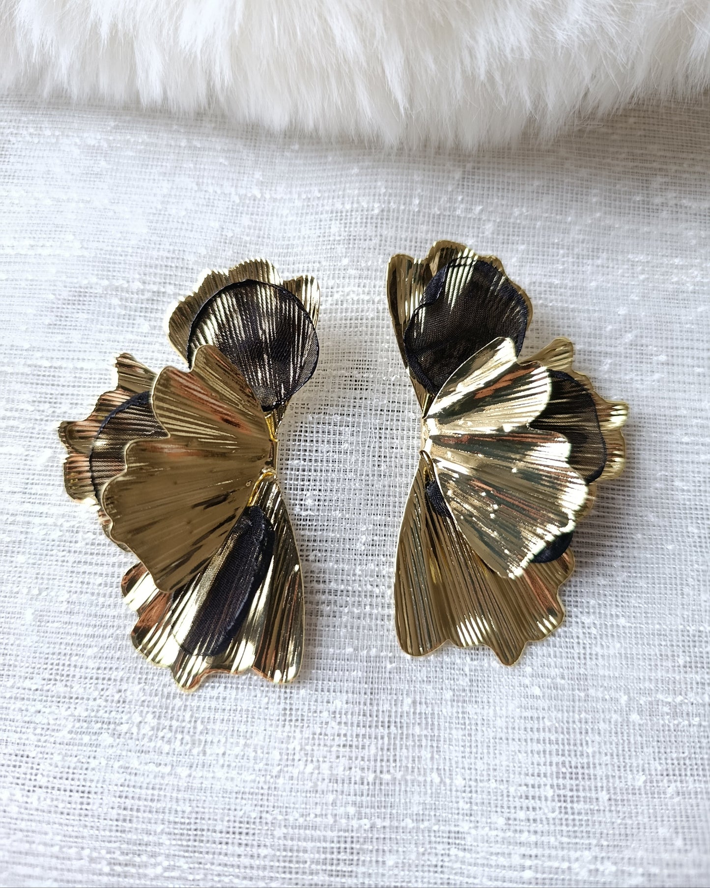 Shadiva Gold Siyah Tül Çiçek Küpe