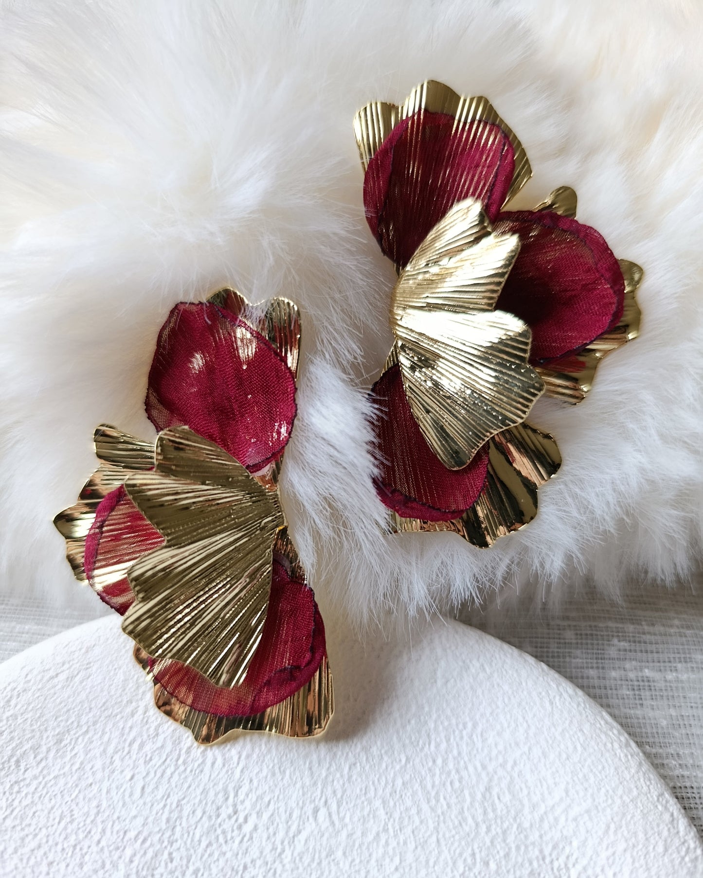 Shadiva Gold Bordo Tül Çiçek Küpe