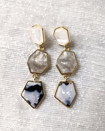 Shadiva Renkli Sallantılı Gri Beyaz Küpe