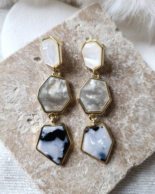 Shadiva Renkli Sallantılı Gri Beyaz Küpe